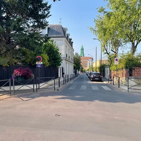 Nid D Aigle, 2 Stations From Paris, Charming Floor Bright, Fully Equipped, Washing Machine High Speed Fibre Wifi * Bois-Colombes