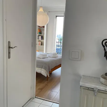 Apartament Nid D Aigle, 2 Stations From Paris, Charming Floor Bright, Fully Equipped, Washing Machine High Speed Fibre Wifi *