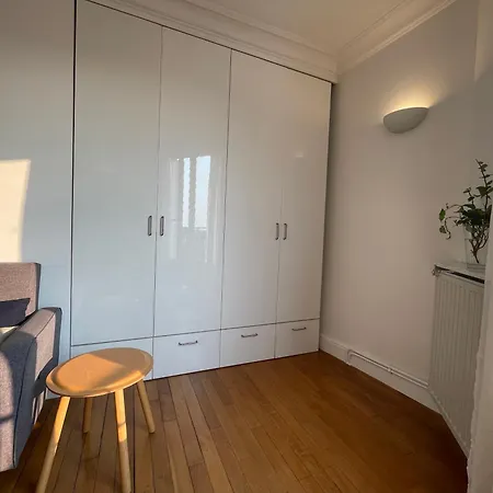 Nid D Aigle, 2 Stations From Paris, Charming Floor Bright, Fully Equipped, Washing Machine High Speed Fibre Wifi Apartament *